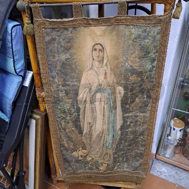 STENDARDO - ARAZZO MADONNA LOURDES | Mercatino dell'Usato Latina 1