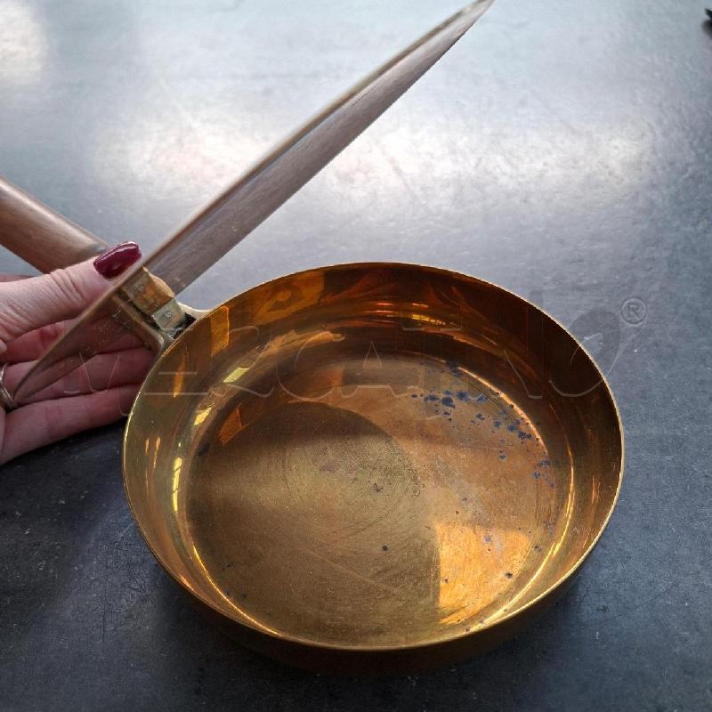 CASSERUOLA CON COPERCHIO OTTONE E MANICO LEGNO  | Mercatino dell'Usato Arcore 2