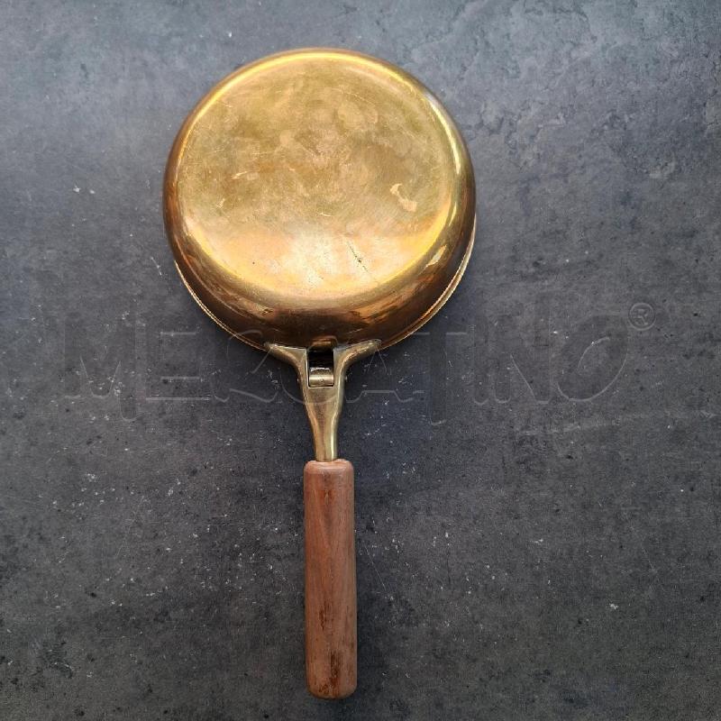 CASSERUOLA CON COPERCHIO OTTONE E MANICO LEGNO  | Mercatino dell'Usato Arcore 3