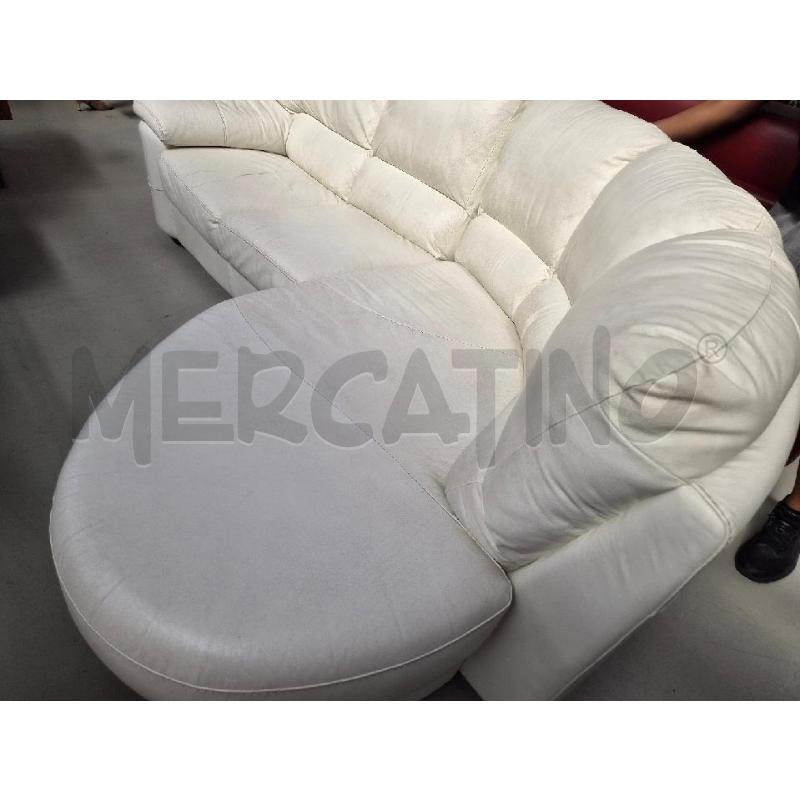 DIVANETTO ANGOLARE BIANCO IN PELLE VINTAGE | Mercatino dell'Usato Arcore 3