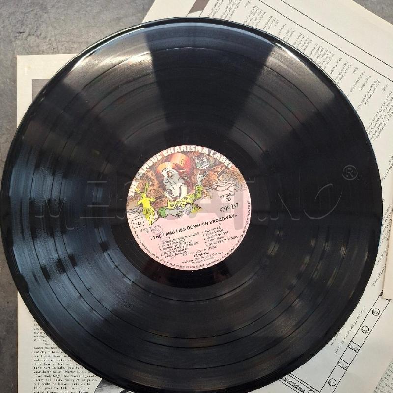 GENESIS – THE LAMB LIES DOWN ON BROADWAY | Mercatino dell'Usato Arcore 4