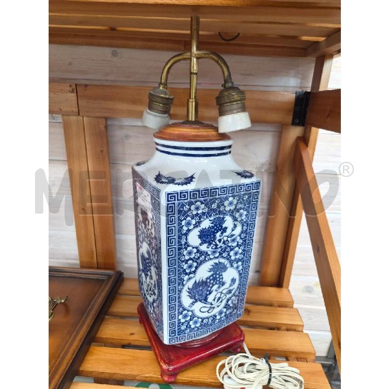 LAMPADA 2 LUCI VASO BLU BIANCO ASIATICO QUADRATO | Mercatino dell'Usato Arcore 1