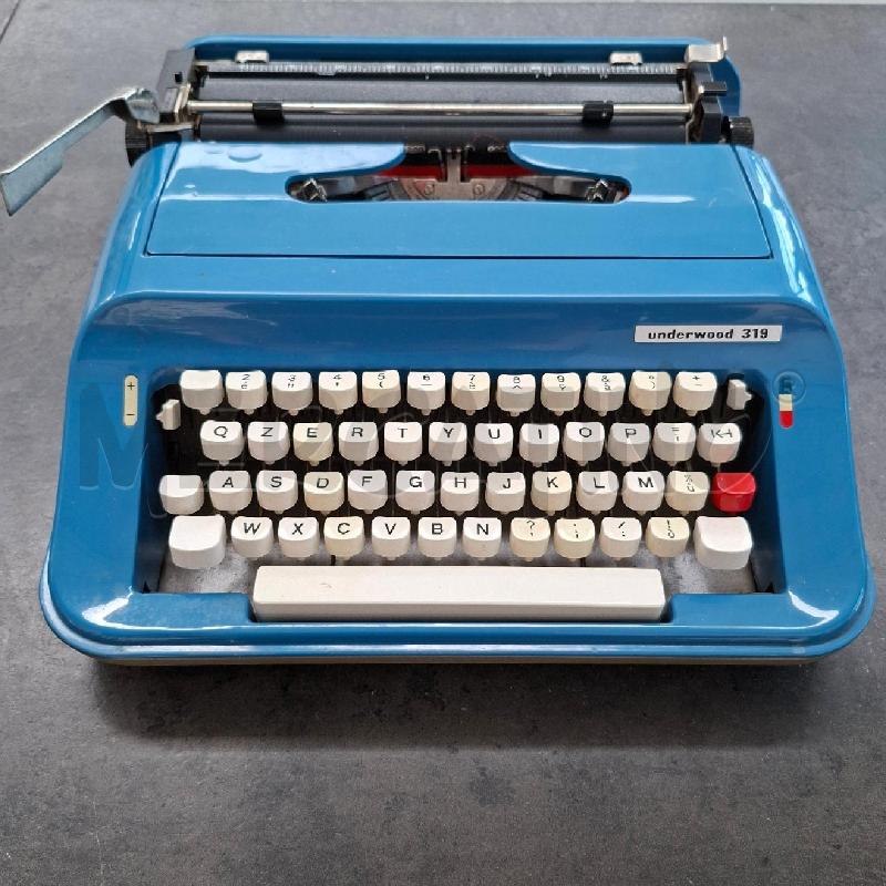 MACCHINA DA SCRIVERE UNDERWOOD 319 AZZURRA | Mercatino dell'Usato Arcore 2
