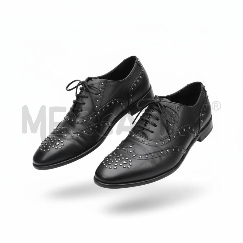 MOCASSINI DONNA CASADEI CON BORCHIE | Mercatino dell'Usato Arcore 1