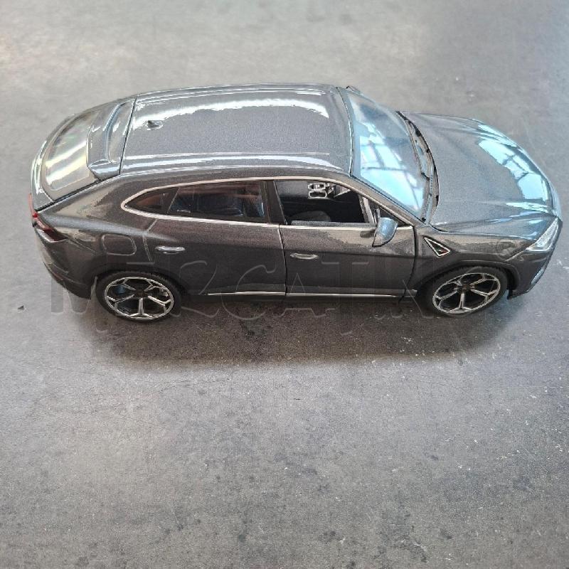 MODELLINO LAMBORGHINI URUS BURAGO 1/20 | Mercatino dell'Usato Arcore 1