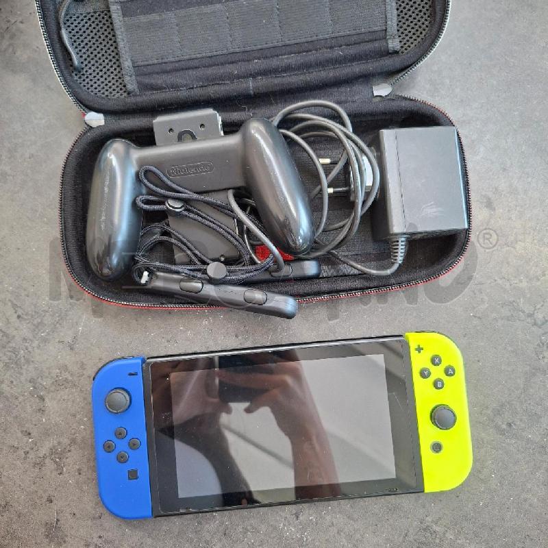 NINTENDO SWITCH HAC-001 GIALLO VIOLA | Mercatino dell'Usato Arcore 3