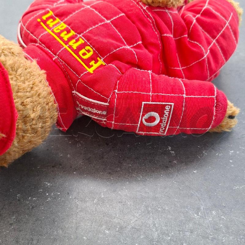 PELUCHE ORSO FERRARI BRIDGESTONE 30 CM TUTA ROSSA | Mercatino dell'Usato Arcore 4
