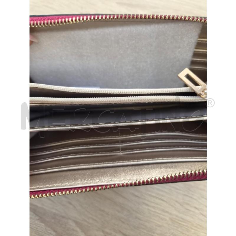 PORTA FOGLIO GUESS NUOVO BORDEAUX | Mercatino dell'Usato Arcore 4