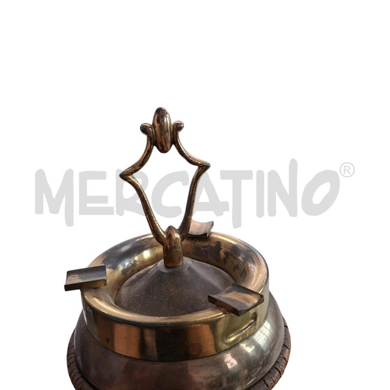 POSA CENERE IN OTTONE CON 3 PIEDINI | Mercatino dell'Usato Arcore 3