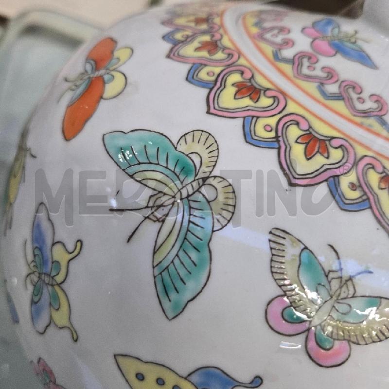 POTICHE VASO CINESE ROTONDA BIANCA FANTASIA FARFALLE E FIORI  | Mercatino dell'Usato Arcore 2