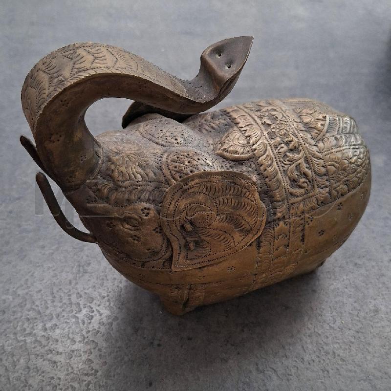 SCATOLA ELEFANTE IN METALLO | Mercatino dell'Usato Arcore 1