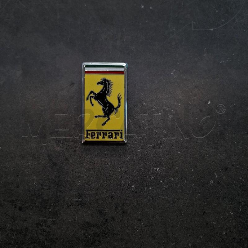 STEMMA FERRARI 3.4 X 6 CM  | Mercatino dell'Usato Arcore 1