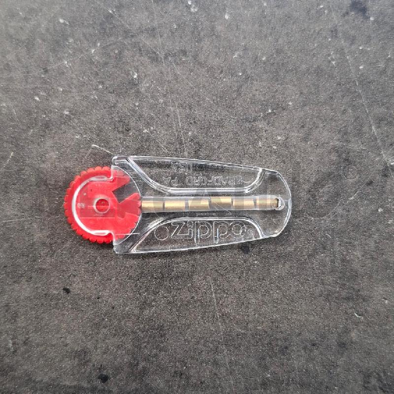 ZIPPO NERO CONFEZIONE REGALO | Mercatino dell'Usato Arcore 3