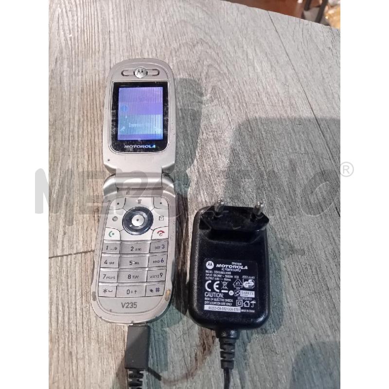 CELLULARE MOTOROLA V35 CON CARICABATTERIA | Mercatino dell'Usato Busnago 1