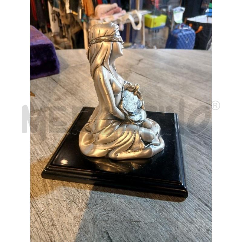 DEA BENDATA STATUINA IN RESINA ARGENTATA MISURE 13X12 H15 | Mercatino dell'Usato Busnago 5