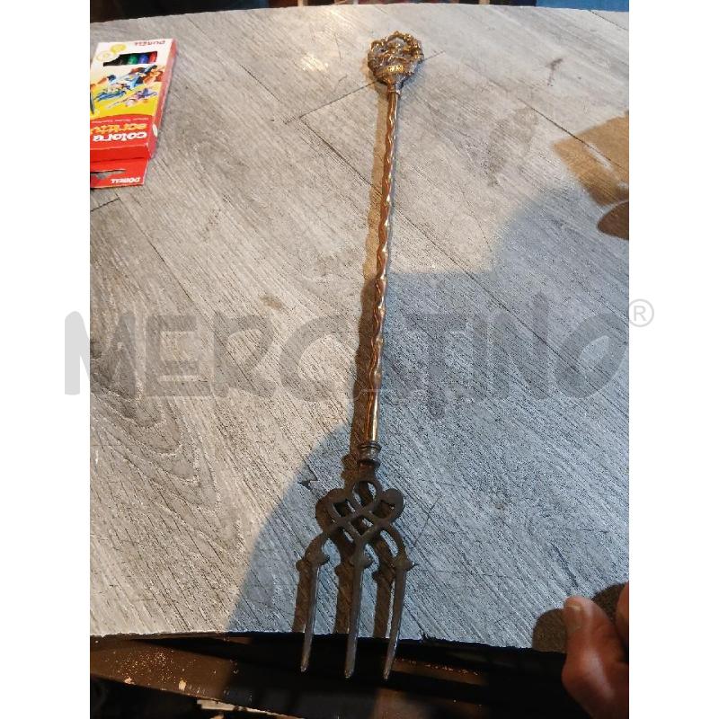 FORCHETTONE IN OTTONE ANTICO CM 50 | Mercatino dell'Usato Busnago 1