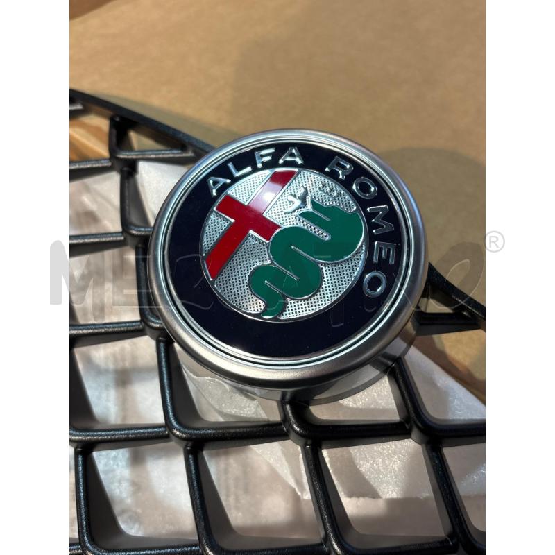GRIGLIA ANTERIORE PER ALFA ROMEO GIULIA NERA LUCIDA | Mercatino dell'Usato Busnago 3