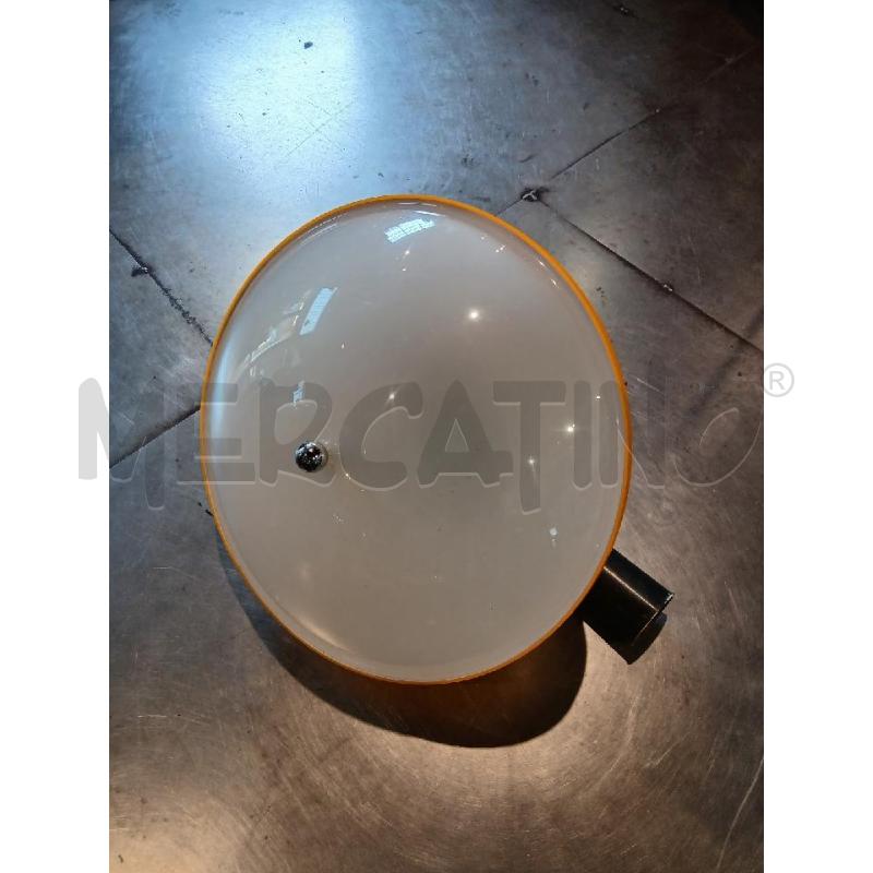 LAMPADARIO ANNI 70 IN PLASTICA GIALLO BIANCO CON INSERTI IN METALLO(DA RIPRISTINARE) | Mercatino dell'Usato Busnago 2