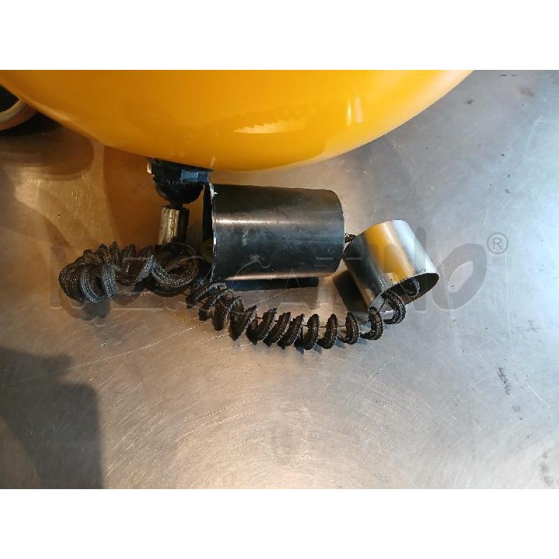 LAMPADARIO ANNI 70 IN PLASTICA GIALLO BIANCO CON INSERTI IN METALLO(DA RIPRISTINARE) | Mercatino dell'Usato Busnago 3
