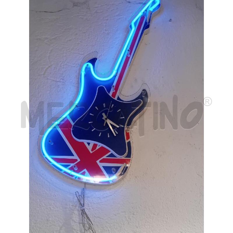 LAMPADA CON OROLOGIO FORMA CHITARRA UNION JACK LUNGHEZZA 74 (CON PRESA INGLESE, NECESSITA ADATTATORK | Mercatino dell'Usato Busnago 1