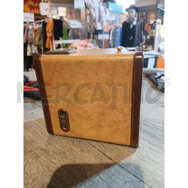 MACCHINA FOTOGRAFICA D'EPOCA KODAK BROWNIE FLASH 4 (SI VENDE DA COLLEZIONE) | Mercatino dell'Usato Busnago 3
