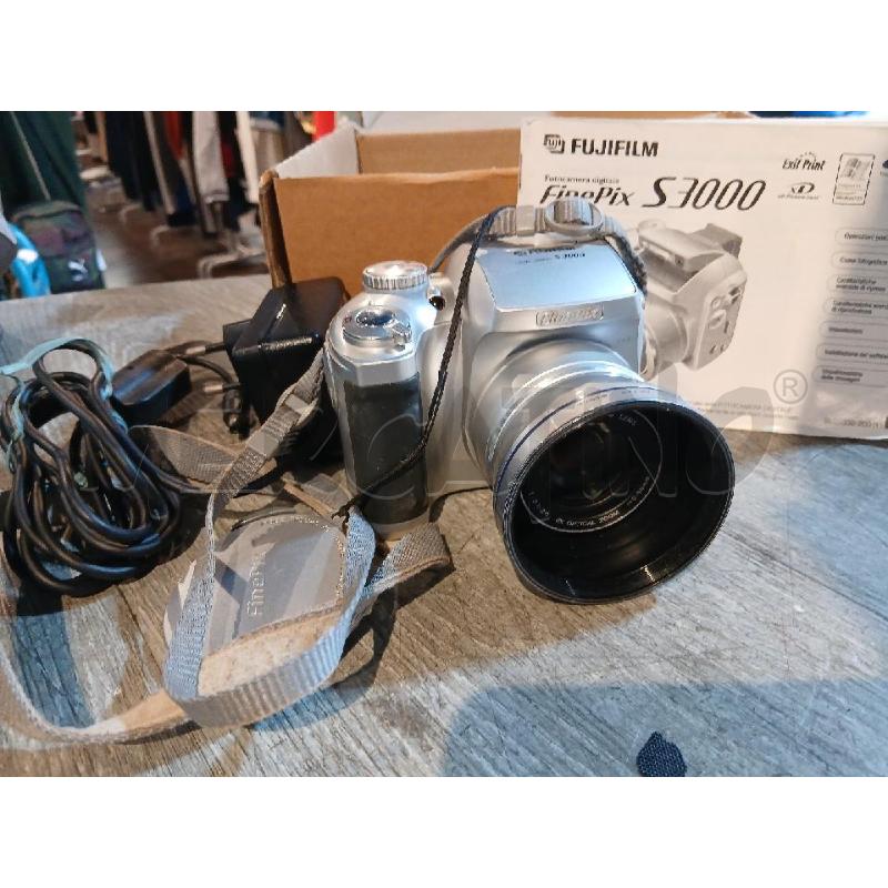 MACCHININA FUJIFILM FINEPIX 3000 | Mercatino dell'Usato Busnago 1