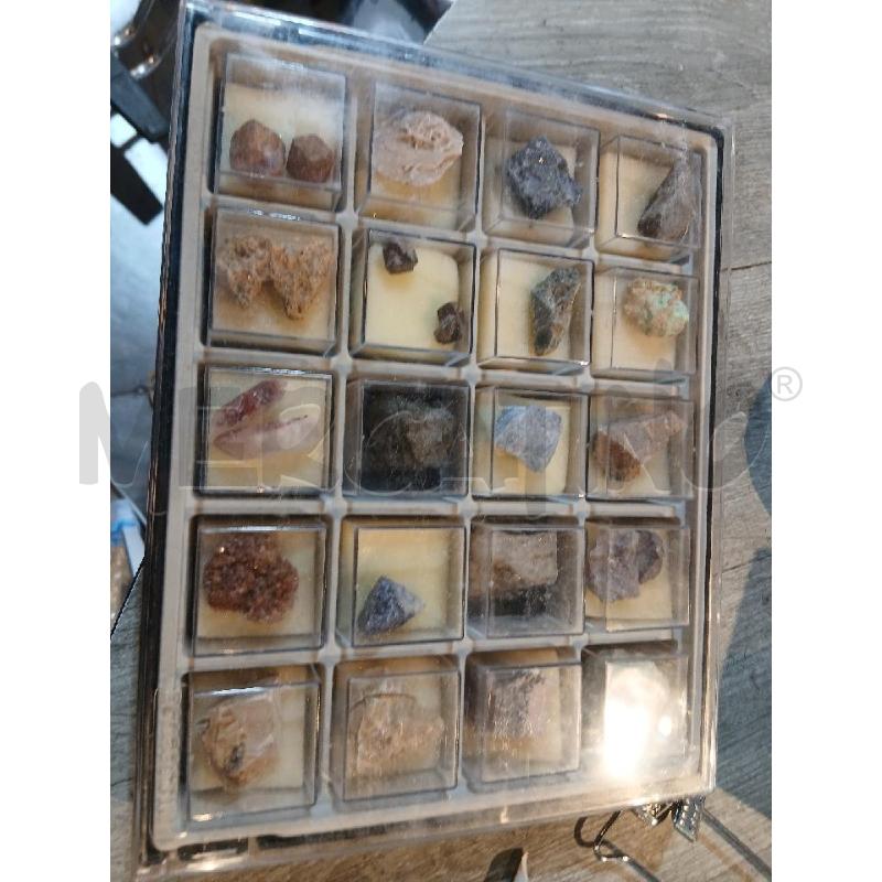 MINERALI IN VALIGETTA PEZZI 20   | Mercatino dell'Usato Busnago 2