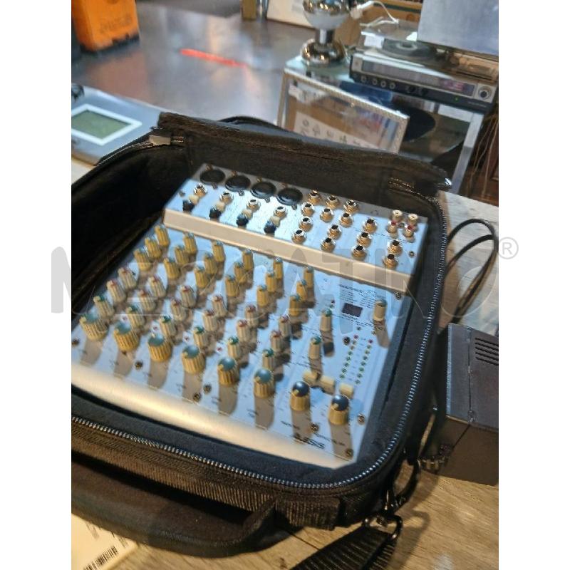 MIXER ALESIS  MULTIMIX 8  | Mercatino dell'Usato Busnago 5