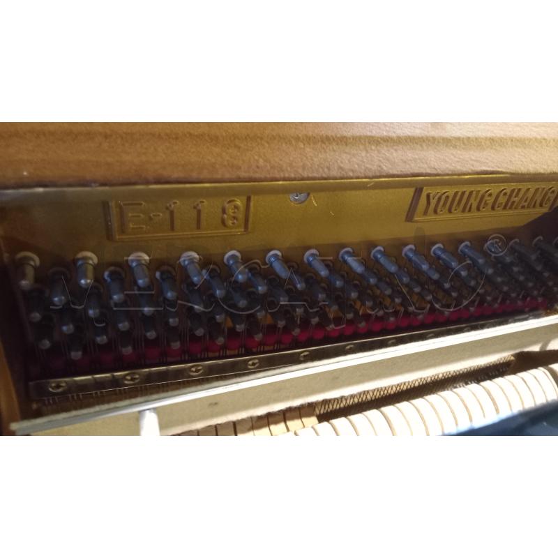 PIANOFORTE YOUNG CHANG MODELLO E-118 NERO | Mercatino dell'Usato Busnago 4