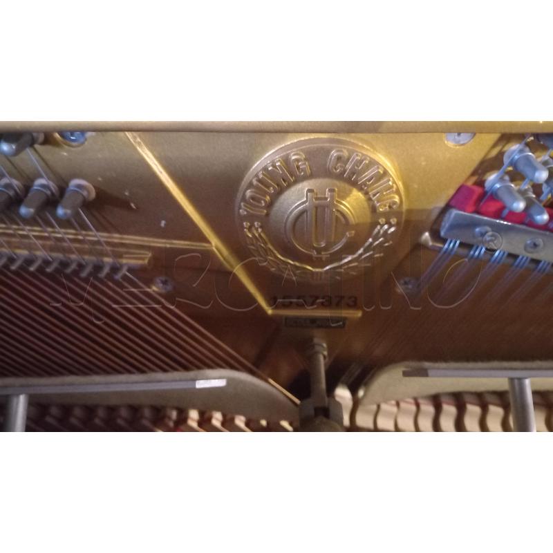PIANOFORTE YOUNG CHANG MODELLO E-118 NERO | Mercatino dell'Usato Busnago 5