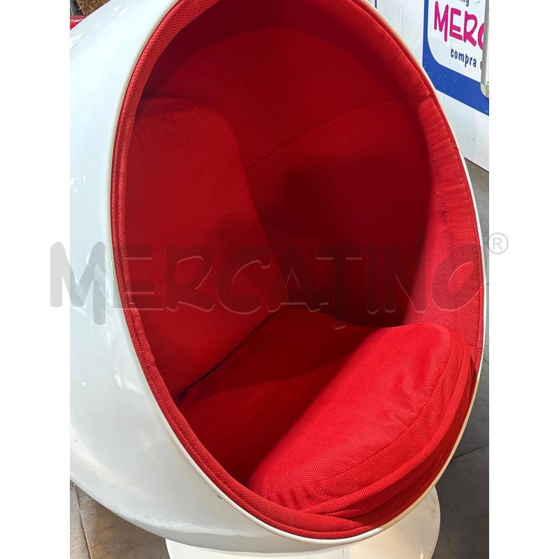 POLTRONA BALL CHAIR BIANCA INTERNO ROSSO GIREVOLE | Mercatino dell'Usato Busnago 5