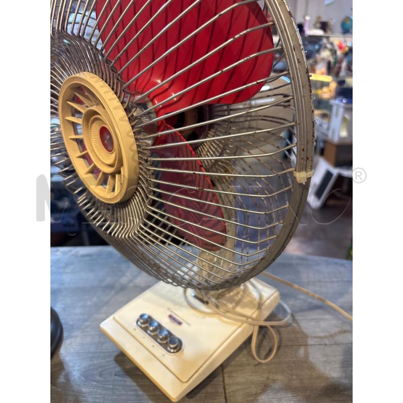 VENTILATORE MITSUBISHI ANNI 70 ROSSO E BIANCO | Mercatino dell'Usato Busnago 3