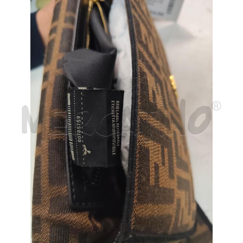BORSA FENDI BAGUETTE TESSUTO MARRONE MONOGRAMMA FF E CHIUSURA DORATAFE E TRACOLLA DUSTBAG | Mercatino dell'Usato Messina 4
