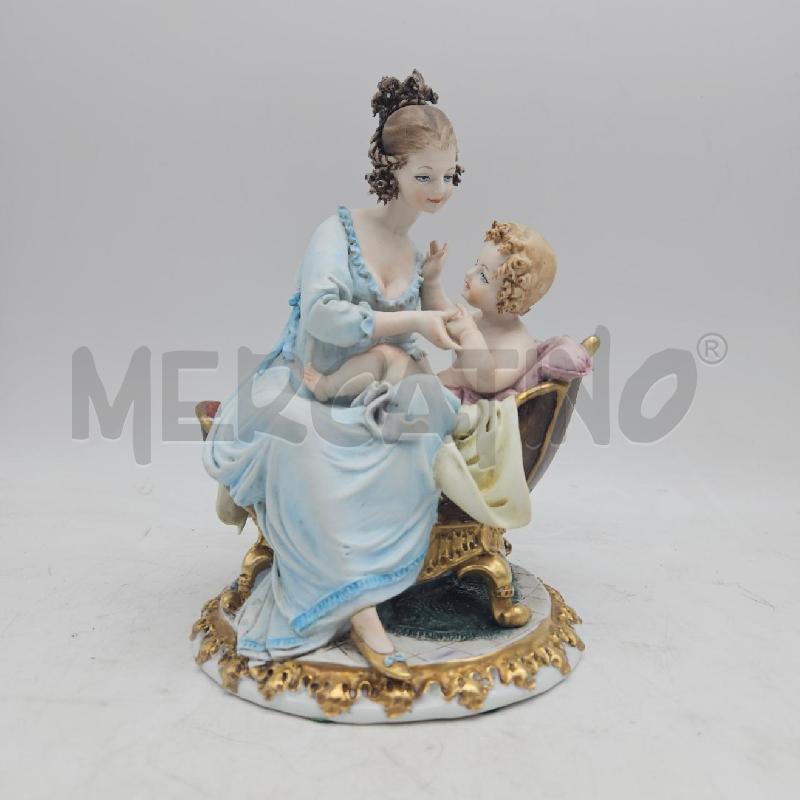 Statua donna con bimbo capodimonte