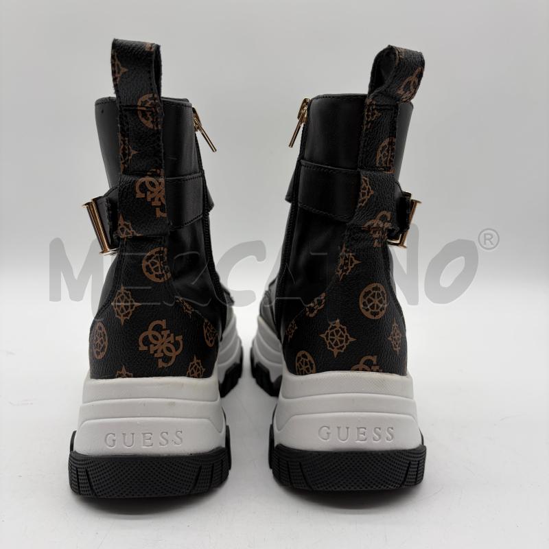 ANFIBI DONNA GUESS NERO SINT FIBBIA DORATA INS LOGO | Mercatino dell'Usato Corbetta 3