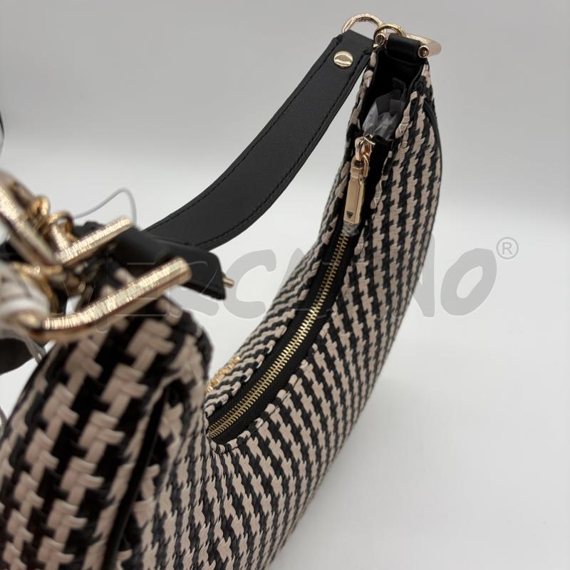 BORSA DONNA GUESS MEZZALUNA INCROCI NERO/ECRU | Mercatino dell'Usato Corbetta 5