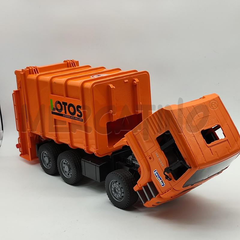 CAMION DELLA SPAZZATURA BRUDER LOTOS | Mercatino dell'Usato Corbetta 4