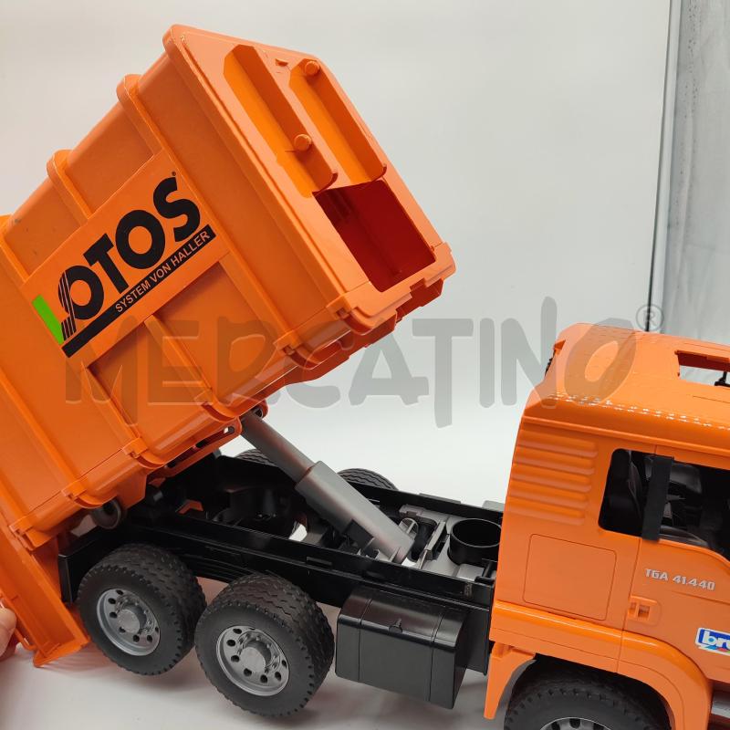 CAMION DELLA SPAZZATURA BRUDER LOTOS | Mercatino dell'Usato Corbetta 5