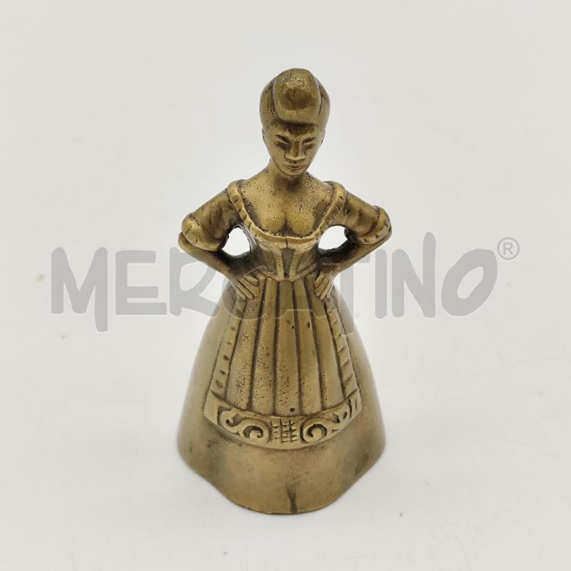 CAMPANELLA METALLO DONNA CON VESTITO | Mercatino dell'Usato Corbetta 1