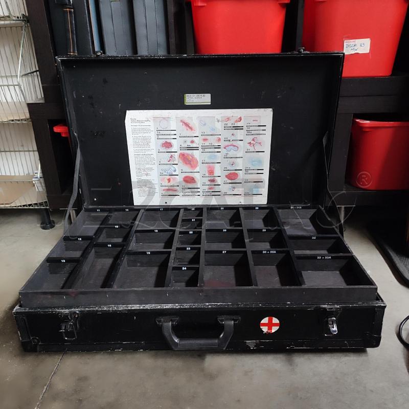CASSA PORTAMEDICAZIONI ESERCITO OLANDESE   | Mercatino dell'Usato Corbetta 2