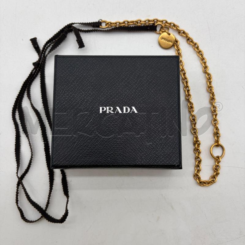 COLLANA PRADA DORATO CIONDOLO TONDO SCRITTA LOGO CORDINO MARRONE | Mercatino dell'Usato Corbetta 1