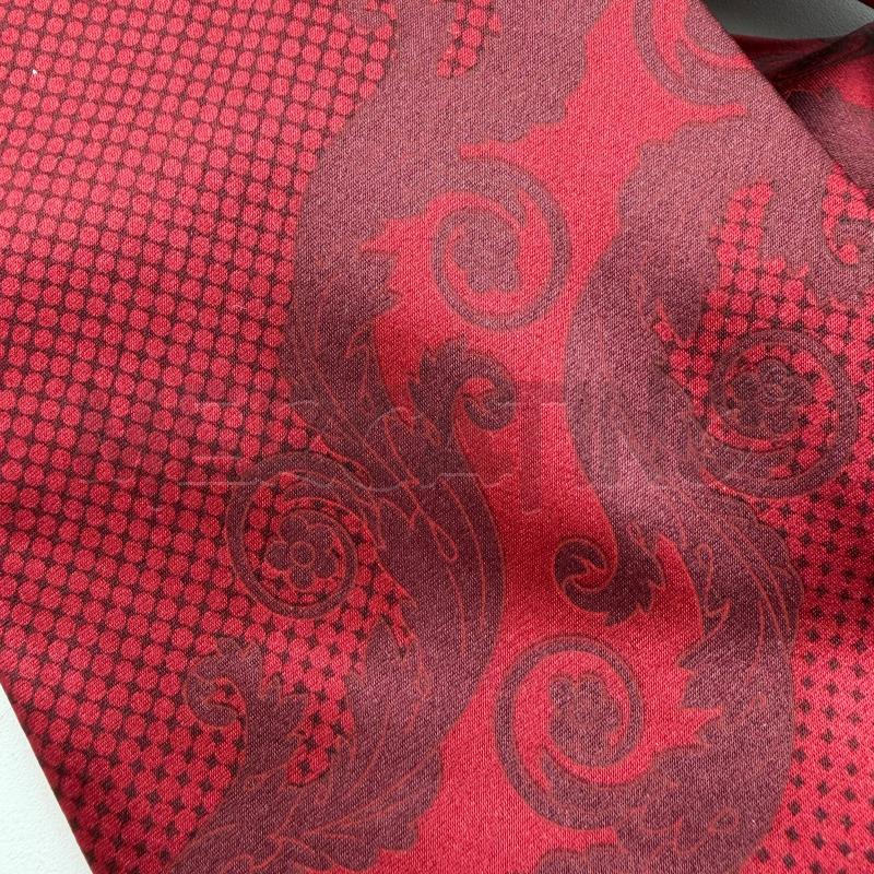 CRAVATTA GIANNI VERSACE ROSSO RAMPICANTI JAQUARD TRAMA RETE | Mercatino dell'Usato Corbetta 3