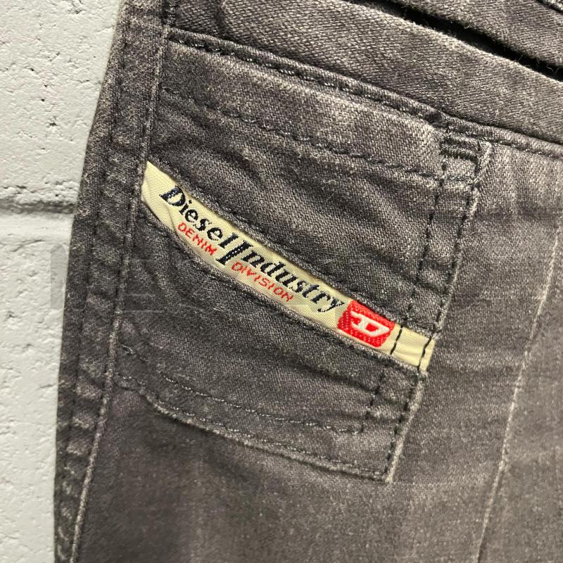 GONNA DIESEL JEANS NERO DELAVE CUCIT ROSSO | Mercatino dell'Usato Corbetta 3