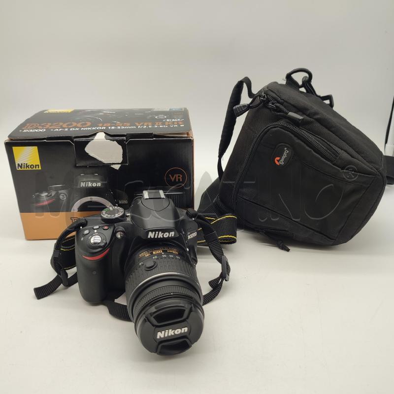 MACCHINA FOTOGRAFICA NIKON D3200 CON ACCESSORI | Mercatino dell'Usato Corbetta 1