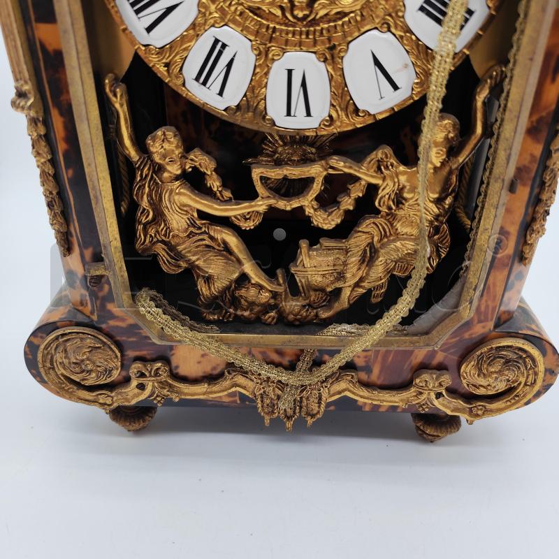 OROLOGIO A PENDOLO ANTICO DECORI DORATI METALLO | Mercatino dell'Usato Corbetta 3