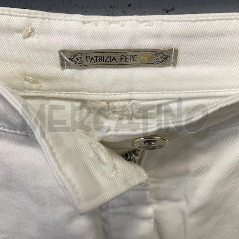 PANTALONCINO DONNA PATRIZIA PEPE BIANCO FONDO PIZZO LATI | Mercatino dell'Usato Corbetta 2