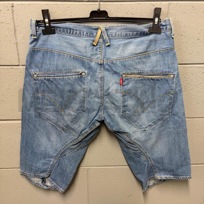 PANTALONCINO UOMO LEVIS ENGINEERED JEANS SFUM BOTTONI | Mercatino dell'Usato Corbetta 4