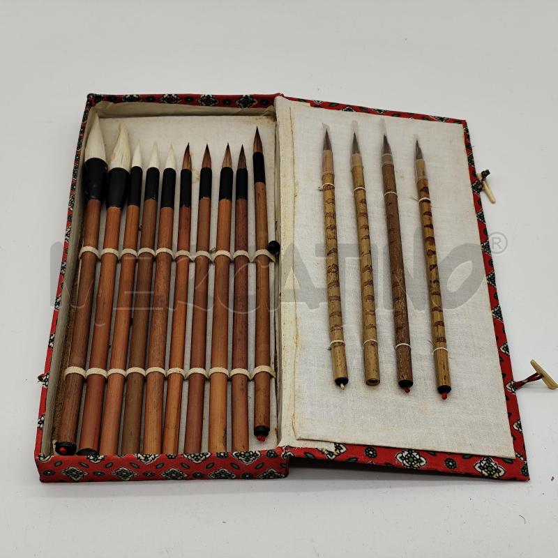 PENNELLI SET ORIENTALE CON SCATOLA | Mercatino dell'Usato Corbetta 1