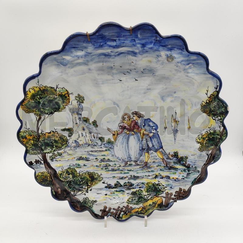 PIATTO A. 40CM DAMA E CAVALIERE CASTELLO SFONDO | Mercatino dell'Usato Corbetta 1