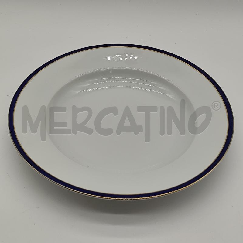 PIATTO PORTATA ZUPPIERA KONIGL PR TETTAU BORDO BLU | Mercatino dell'Usato Corbetta 1